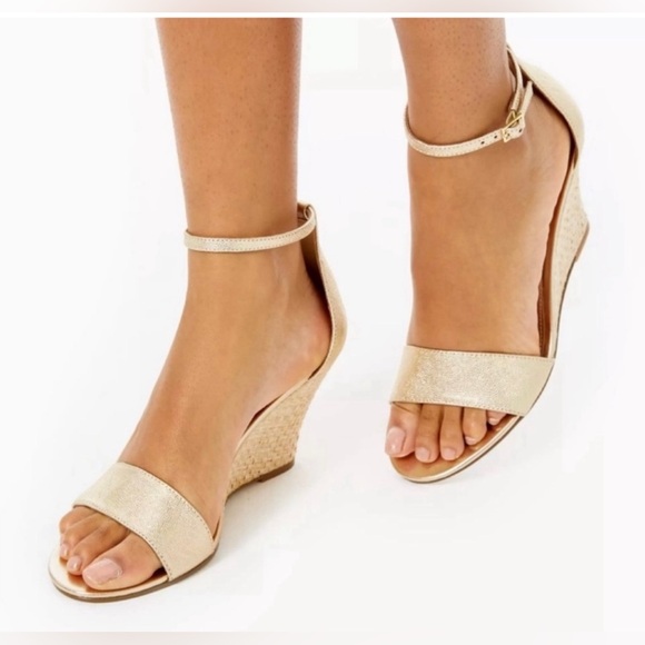 LILLY PULITZER BRIDGETT GOLD METALLIC LEATHER SANDALS size 7 - Picture 2 of 12